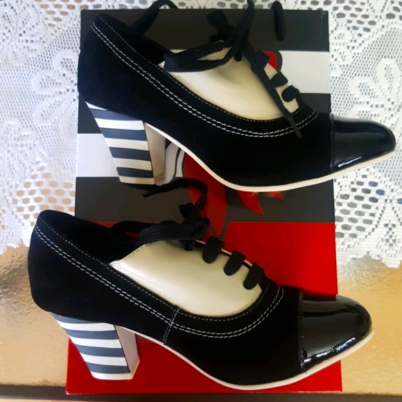 Lola Romana Shoes - Brand New Lola Ramona Black Leather Oxford size 7